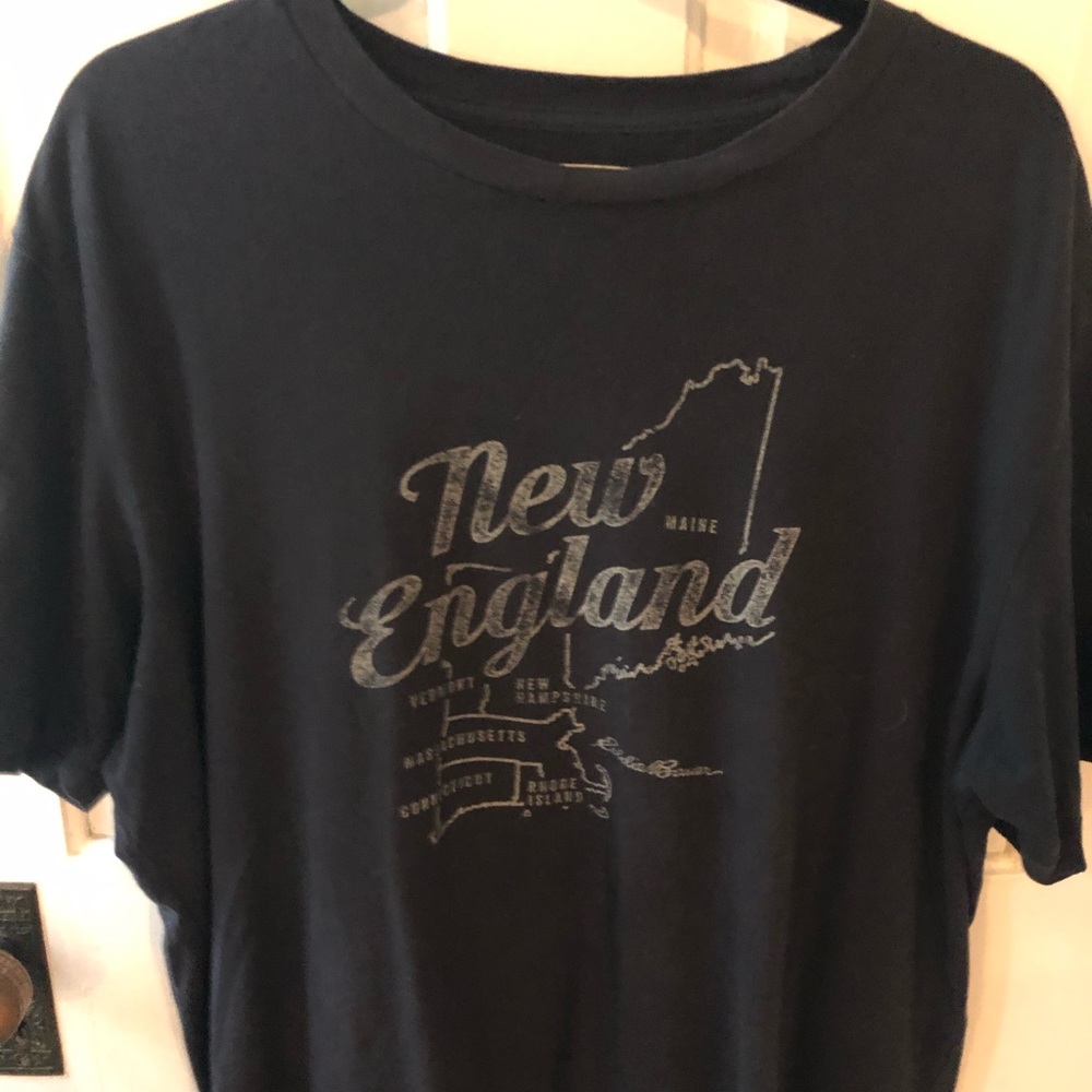 Eddie Bauer men’s New England shirt. Size TXL.